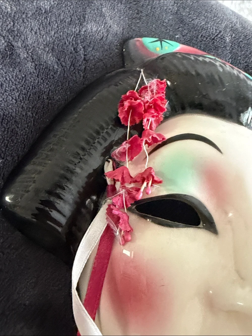 Vintage Decorative Geisha Wall Mask in Cream and Pink